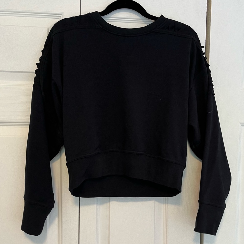 Black Nike crewneck sweatshirt